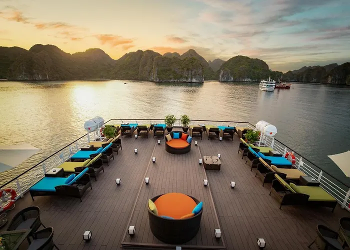 Stellar Of The Seas Cruise 5* Hạ Long